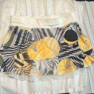 SofiBella size small skorts